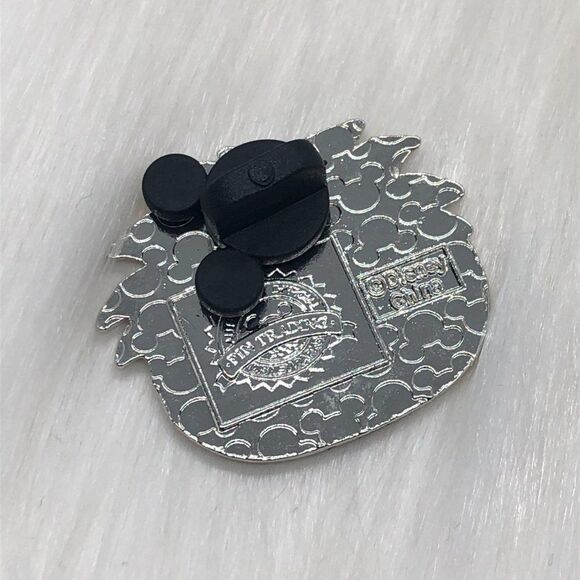 🔮 5/$25 Club Penguin Puffles Green Puffle Pin - Picture 3 of 3